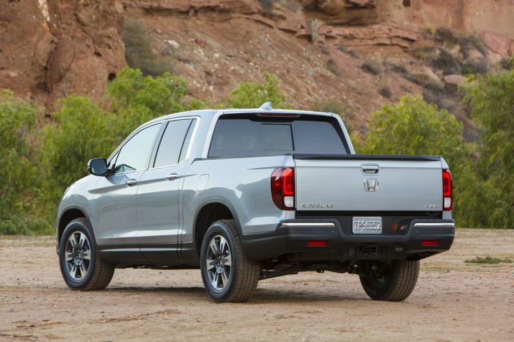 2017 Honda Ridgeline rear three quarters