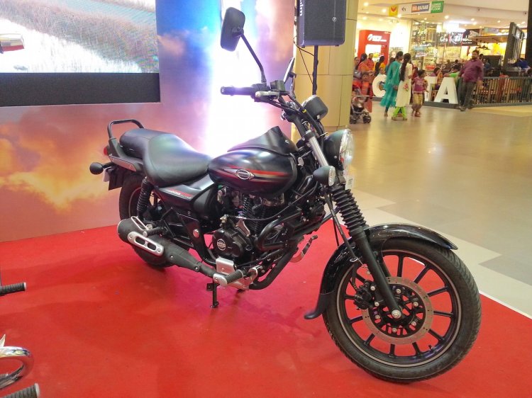 Bajaj Avenger 220 Street in Chennai Phoenix Marketcity