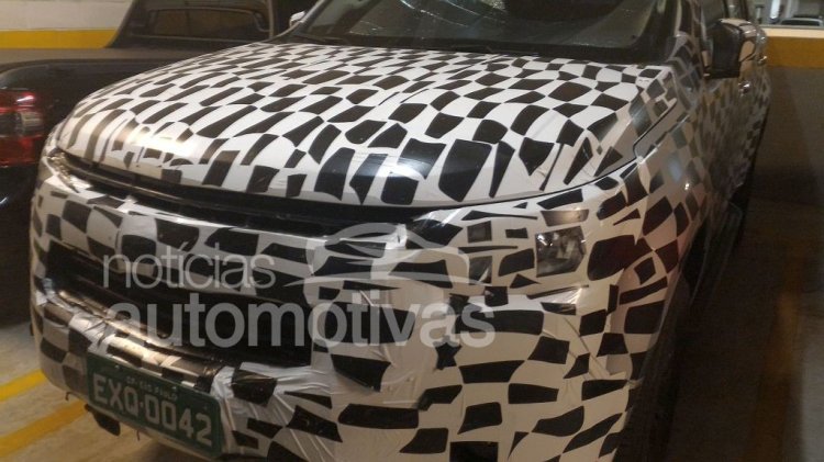 Chevrolet Trailblazer facelift front spotted up close
