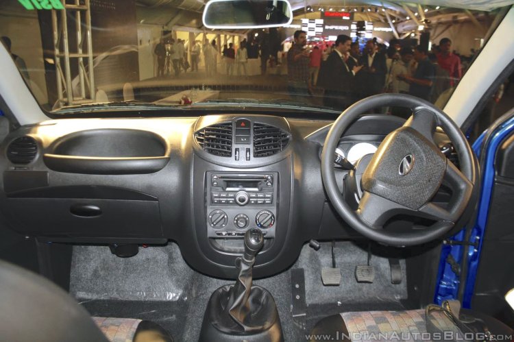 Mahindra Imperio interior blue double cab