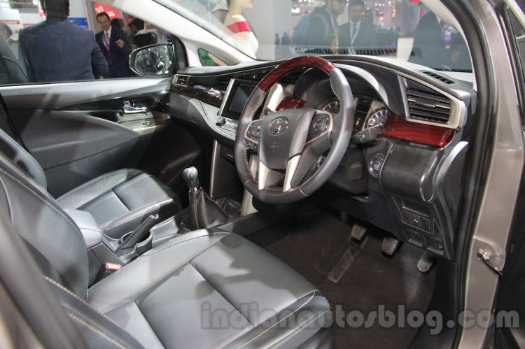 Toyota Innova Crysta dashboard at Auto Expo 2016