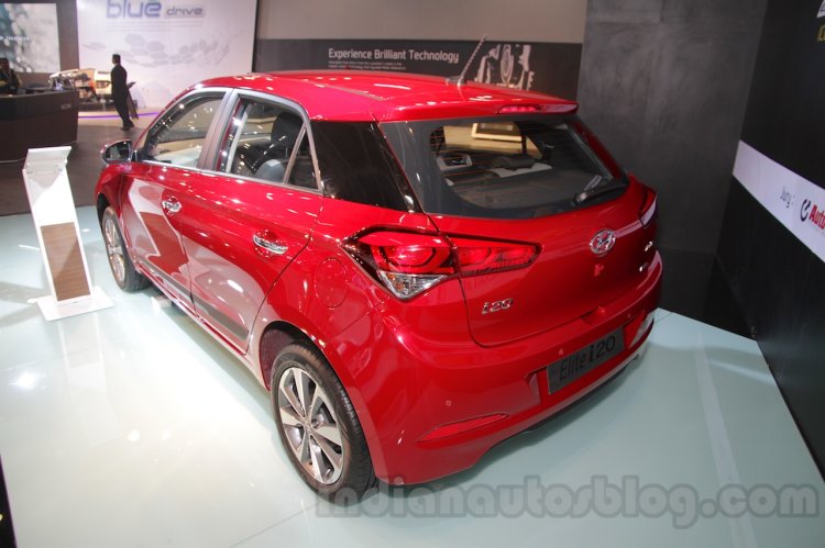 2016 Hyundai i20 rear three quarters at the Auto Expo 2016