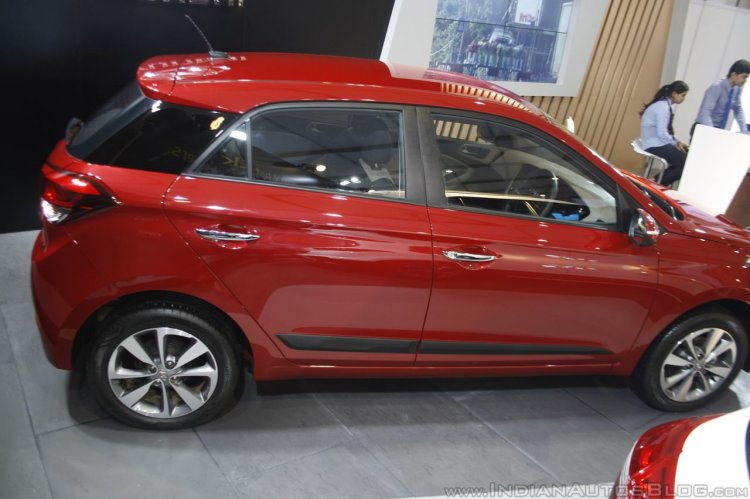 2016 Hyundai i20 side showcased at Make in India event