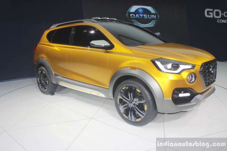 Datsun Go Cross Concept front three quarter view at Auto Expo 2016