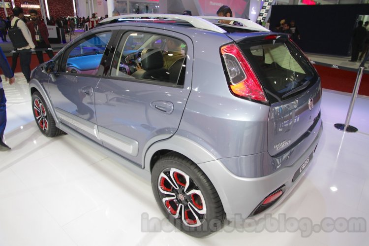Fiat Avventura Urban Cross rear three quarters left at Auto Expo 2016
