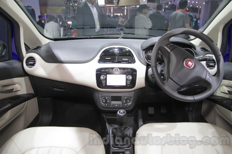 Fiat Linea 125s dashboard at Auto Expo 2016
