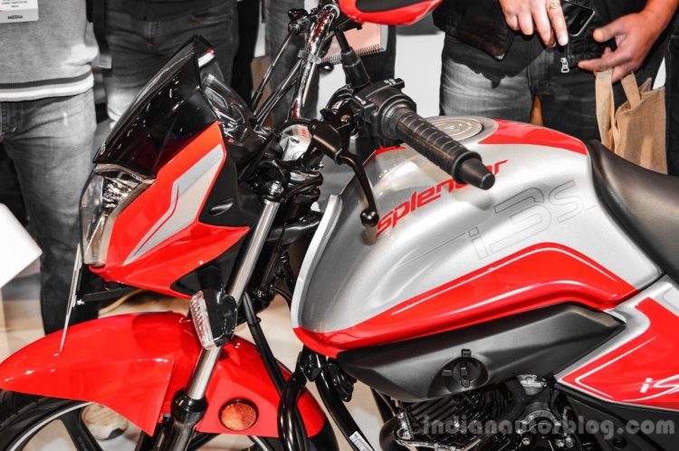 Hero Splendor iSmart 110 graphics at Auto Expo 2016