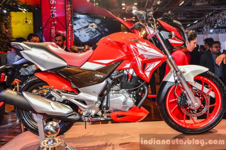 Hero MotoCorp Xtreme 200 S side