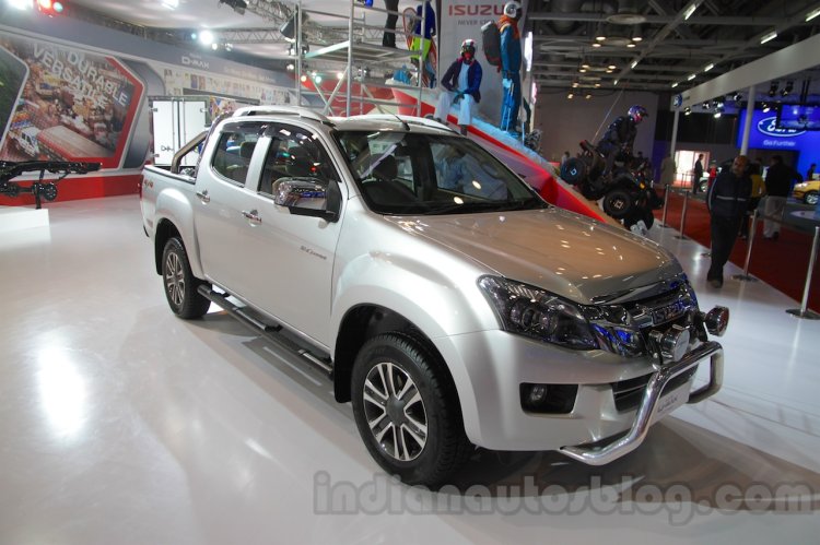 Isuzu D-Max V-Cross front three quarter right at Auto Expo 2016