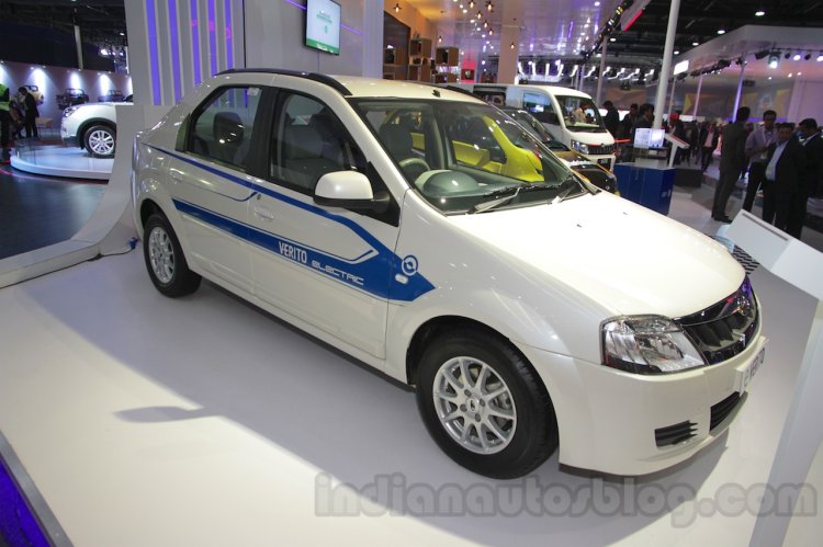Mahindra e-Verito front three quarter right at Auto Expo 2016