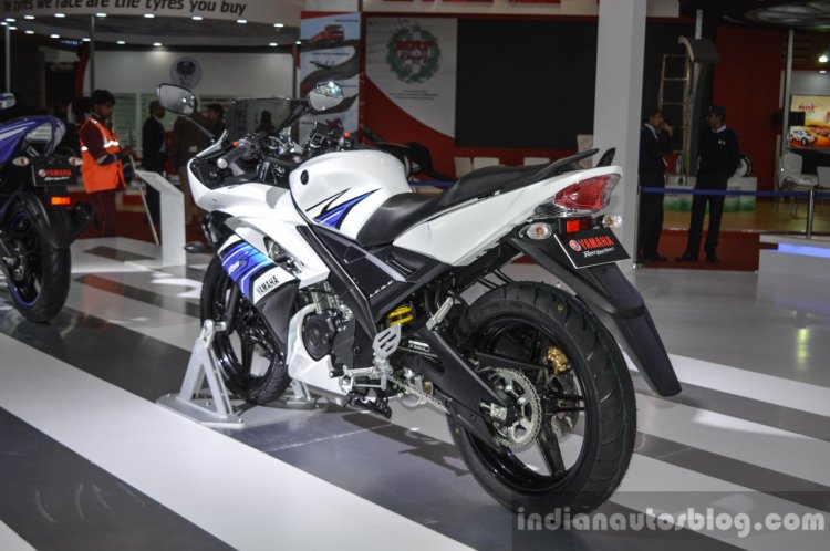 Yamaha r15s deals bike price