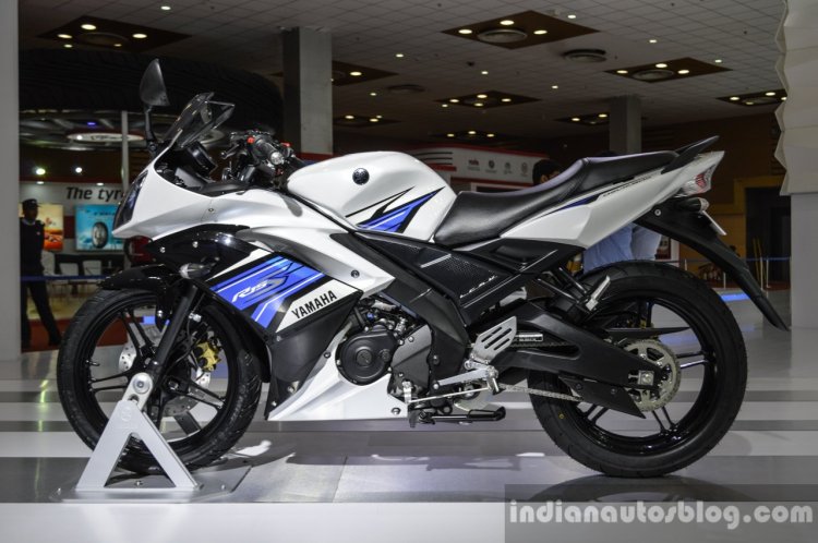 Yamaha R15S side at Auto Expo 2016