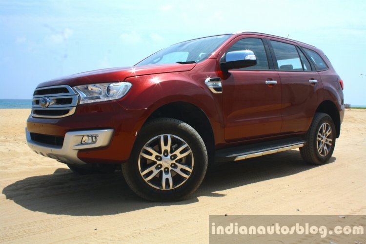 2016 Ford Endeavour 2.2 AT Titanium front three quarter low Review