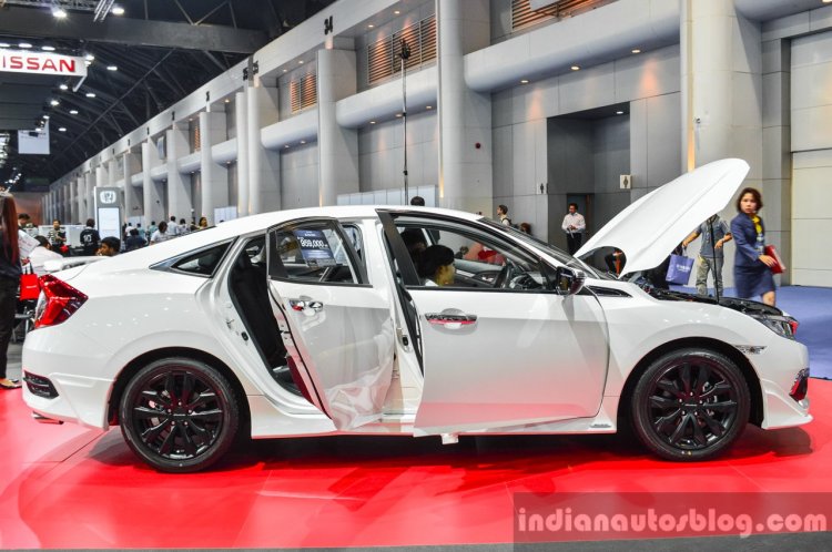 2016 Honda Civic Modulo side at 2016 BIMS