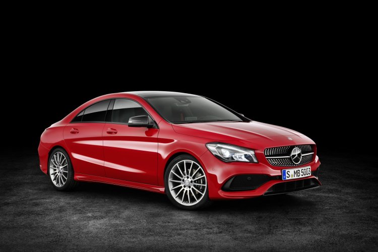 2016 Mercedes CLA facelift front three quarter unveiled
