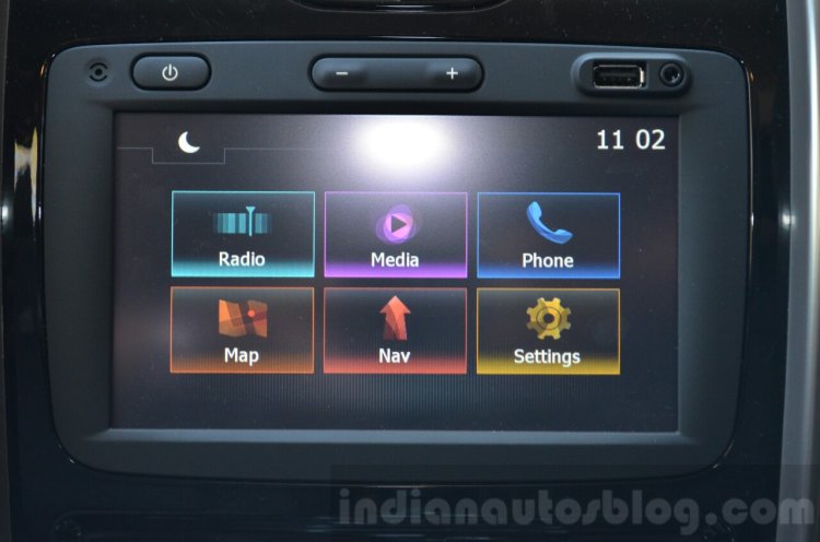 Renault Duster Rxs Variant Gains Touchscreen Unit And Airbags