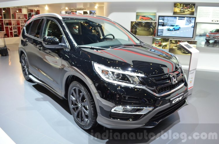 Honda CR-V Black edition front three quarter at GIMS 2016