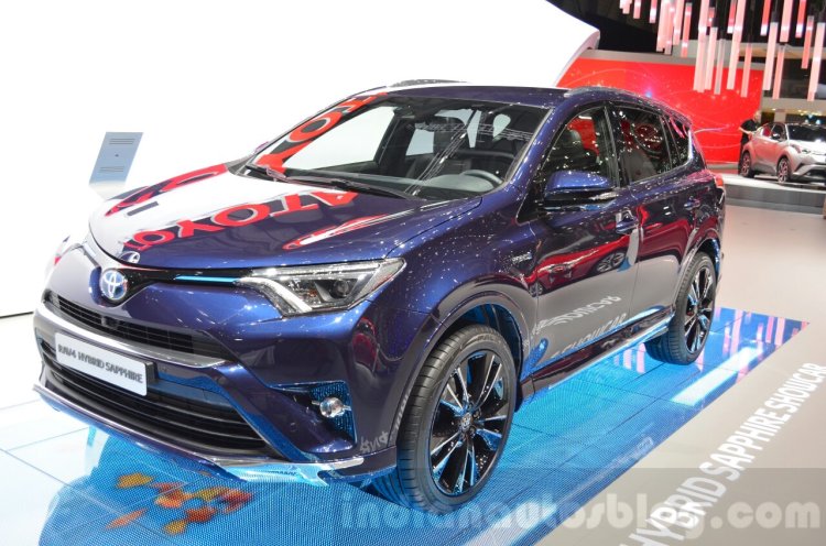Toyota RAV4 Hybrid Sapphire front three quarters