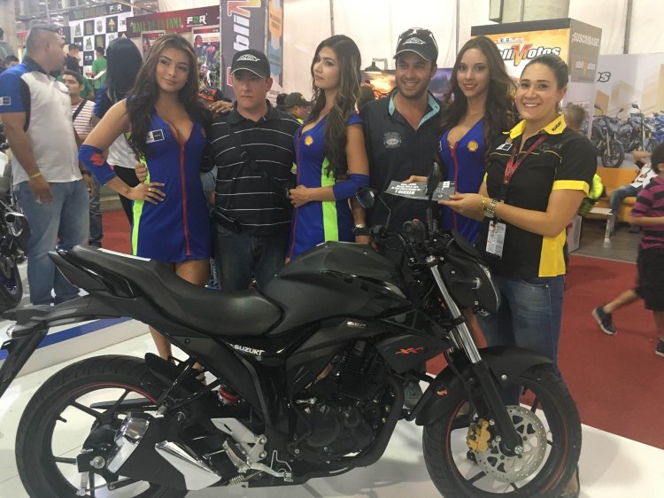 Suzuki Gixxer matte black edition side unveiled in Colombia