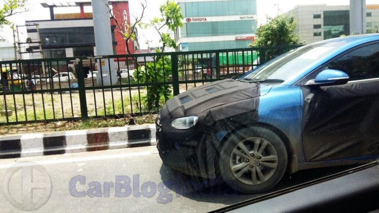 2016 Hyundai Elantra front end spied in Delhi