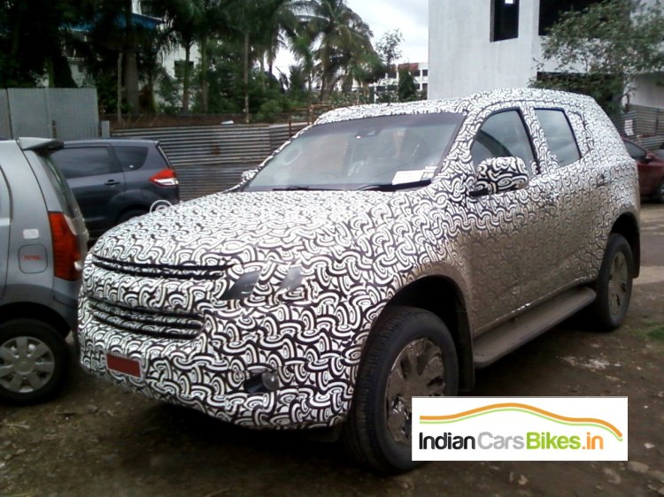 Chevrolet Trailblazer facelift front spied inside and out in India