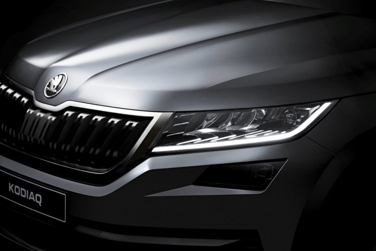 Skoda Kodiaq front undisguised teasers released