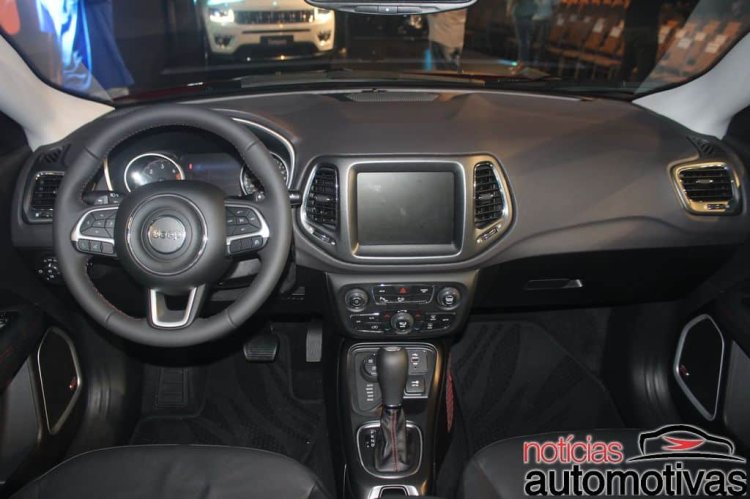 2017 Jeep Compass dashboard live image