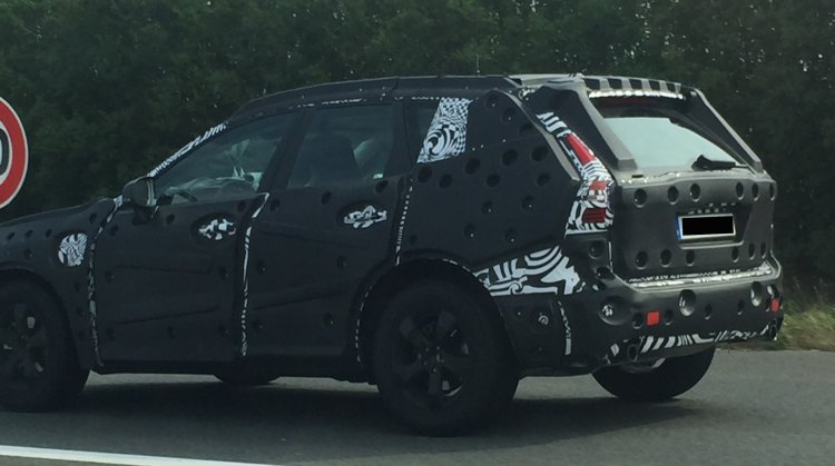 2017 Volvo XC60 side profile prototype