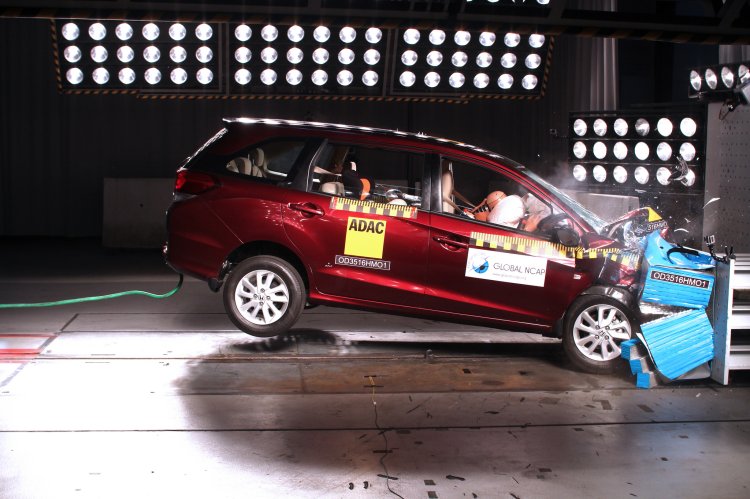 Honda Mobilio dual airbags safety rating Global NCAP
