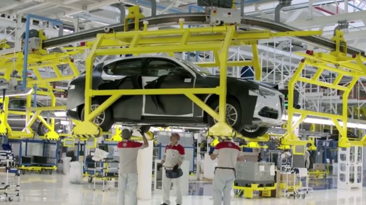 Alfa Romeo Stelvio spied factory