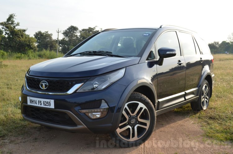 Tata Hexa XT MT front quarter Review