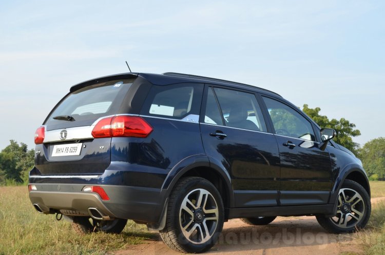 Tata Hexa XT MT rear quarters Review