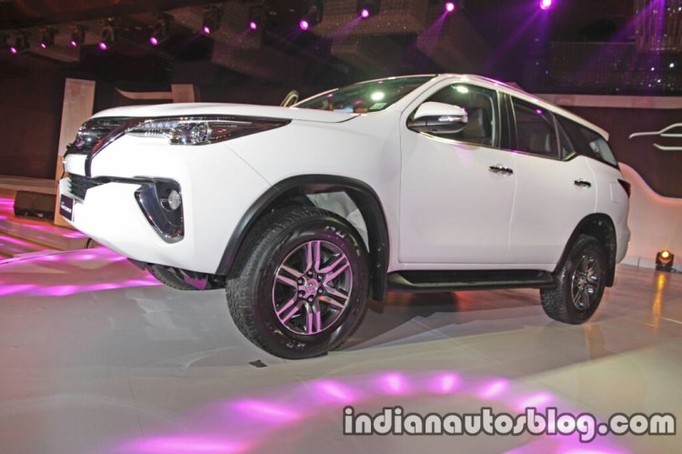 2016 Toyota Fortuner white front three quarter launch