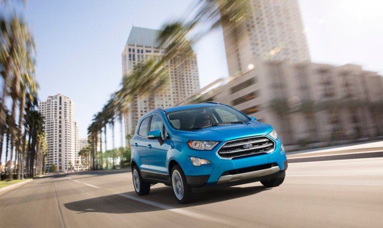 2017 Ford EcoSport (facelift) front three quarters in motion