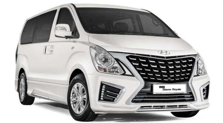 2017 Hyundai Grand Starex Royale front quarter press image