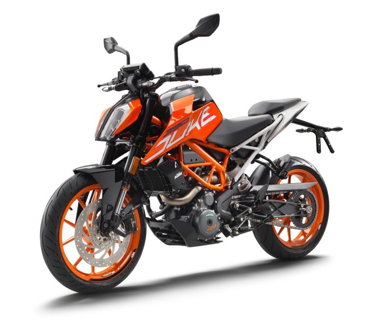 2017 KTM Duke 390 front three quarters standstill
