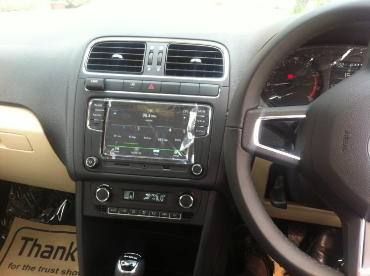 2017 Skoda Rapid MirrorLink infotainment system
