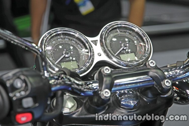 New Triumph T100 instrumentation at Thai Motor Expo