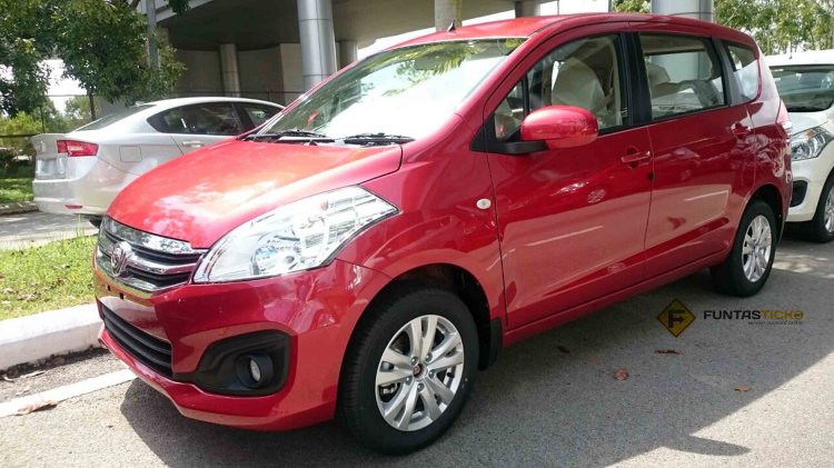 Proton Ertiga red front photographed
