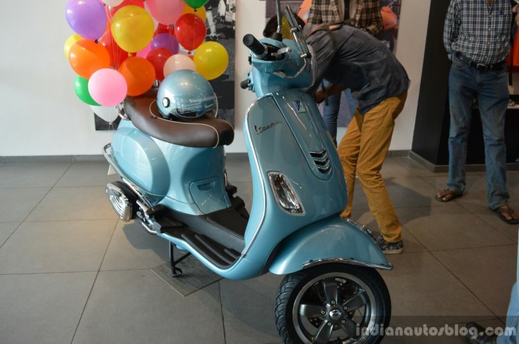 Vespa VXL 70th Anniversary Edition front three quarter launched