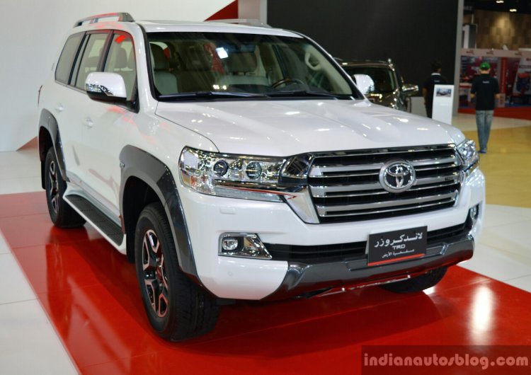 2017 Toyota Land Cruiser TRD front quarter in Oman