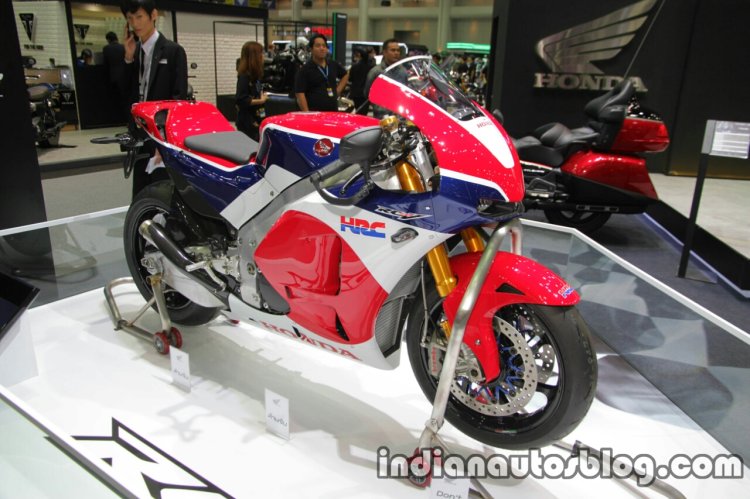 Honda RC213V-S front three quarter right at Thai Motor Expo