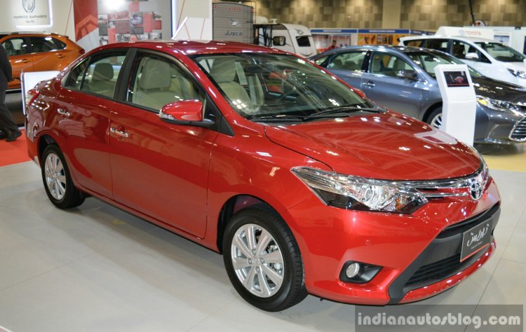 India-bound Toyota Vios front three quarter (pre-facelift)