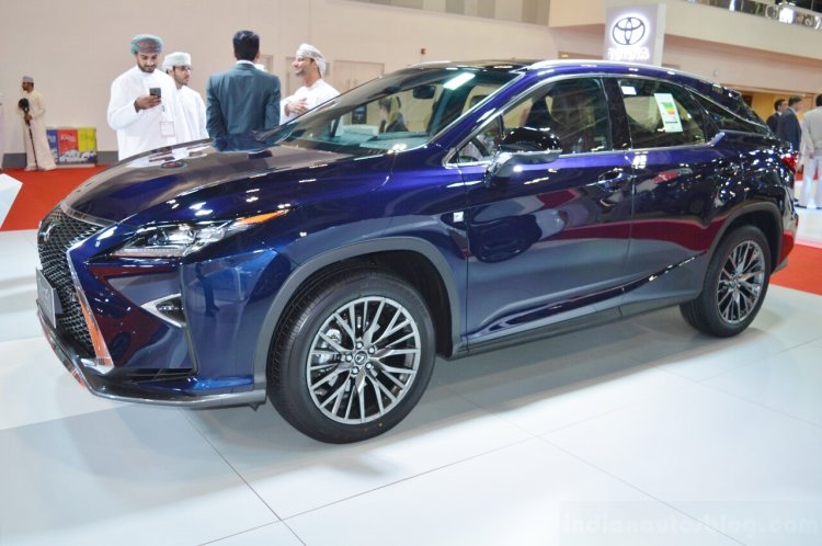 Lexus RX 350 front three quarters left side at 2016 Oman Motor Show