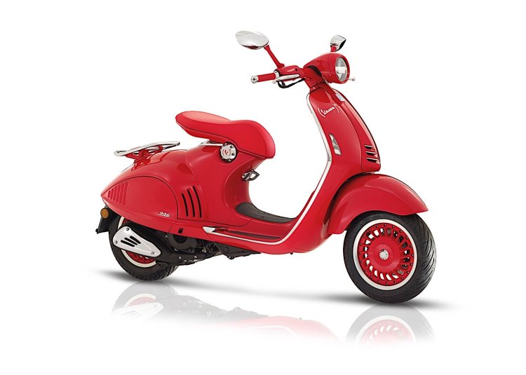 Vespa 946 RED