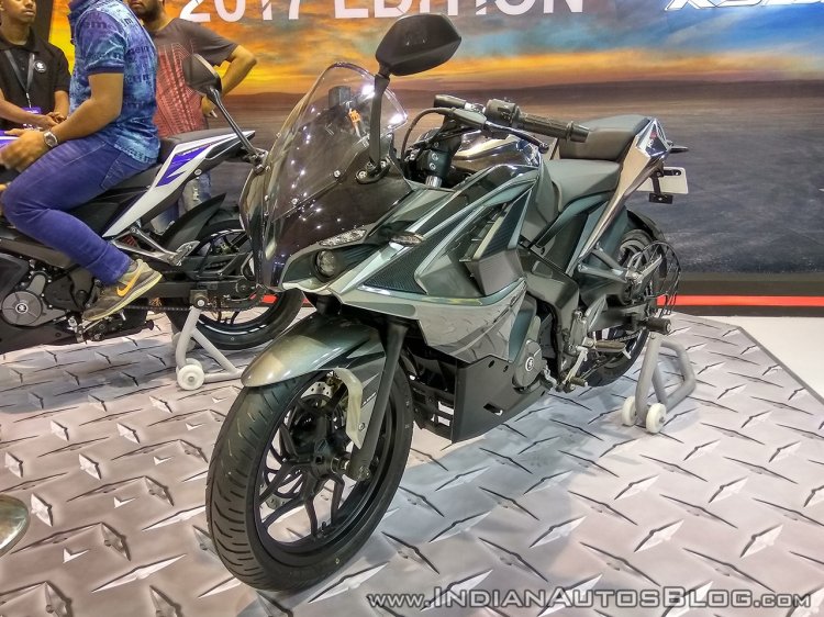 2017 Bajaj Pulsar RS200 grey front three quarter