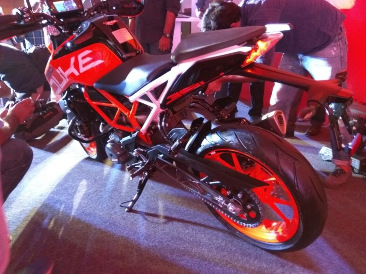 KTM Duke 390 rear three quarter at launch left