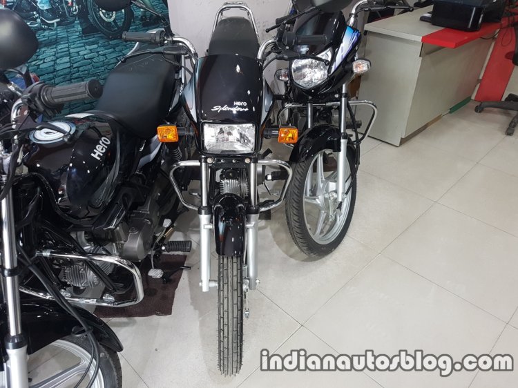 2017 Hero Splendor Plus BSIV at dealership front