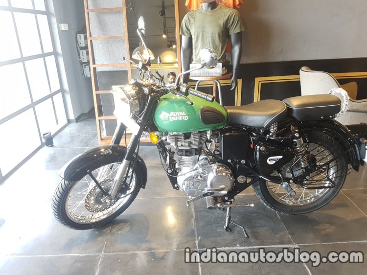 2017 Royal Enfield Classic 350 BSIV reaches dealership side