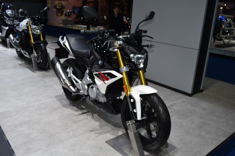 BMW G 310 R front